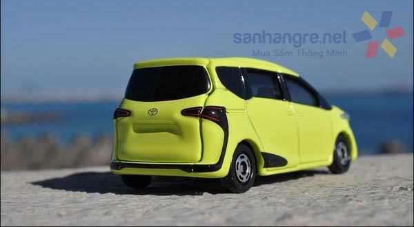 Xe ô tô mô hình Tomica Toyota Sienta