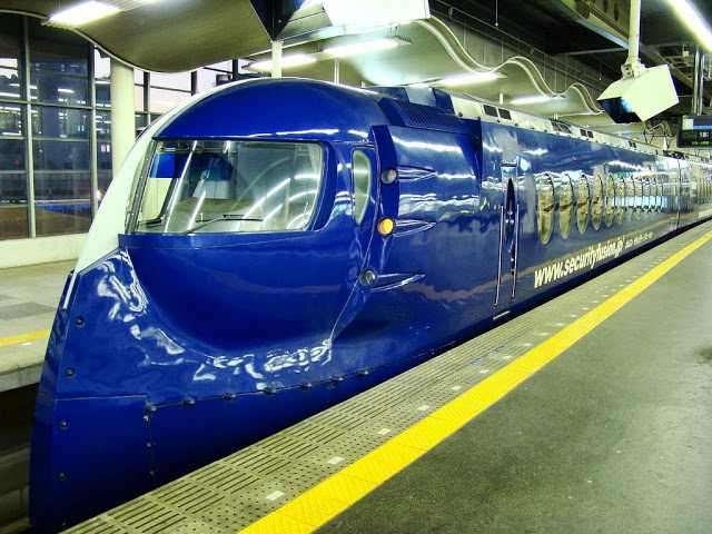 Mô hình tàu hỏa chạy pin Takara Tomy Shinkansen Nankai Rapi:T