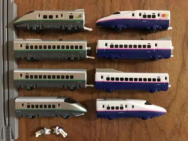 Bộ 2 mô hình tàu siêu tốc chạy pin Takara Tomy Series E2 Yamabiko / E3 Tsubasa và đường ray đôi