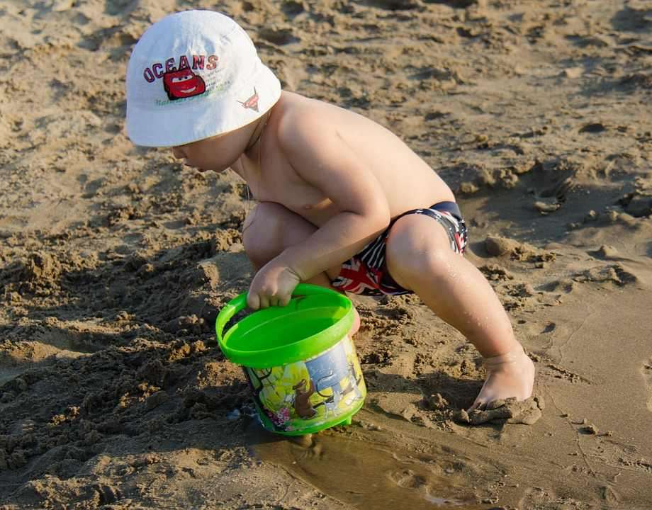 Bộ đồ chơi xúc cát đi biển cho bé hình Gấu xuất Nhật