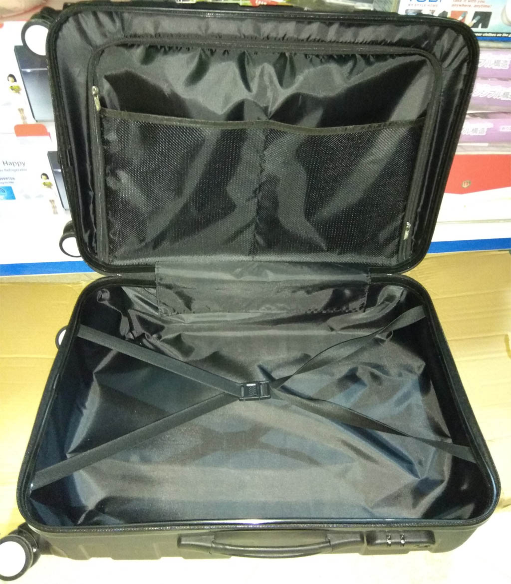 Vali kéo du lịch có khóa số 24 inch Nutifood (Đen) Vali kéo du lịch có khóa số 24 inch Nutifood (Đen)