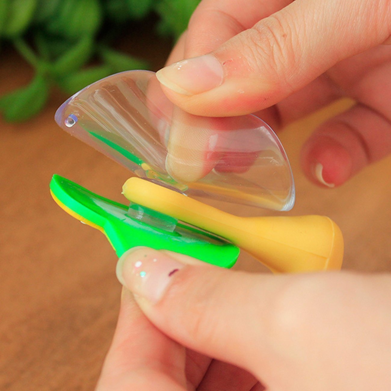 Combo 5 móc hít tường treo bàn chải hình thú