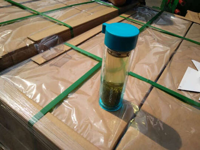 Bình nước thủy tinh 2 lớp chống nóng tay Lock&lock Crystal LLG653 350ml