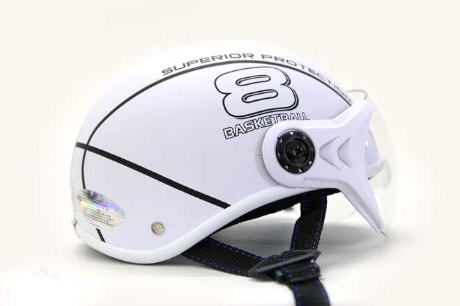 Mũ bảo hiểm thời trang số 8 MH có kính chính hãng - trắng