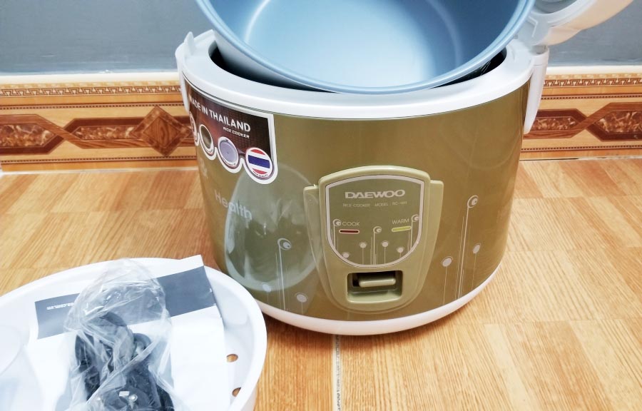 Nồi cơm điện Daewoo dung tích 1.8L sản xuất Thái Lan RC-1802 - Hàng chính hãng, bảo hành 12 tháng